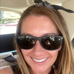 Meet your Posher, Christina